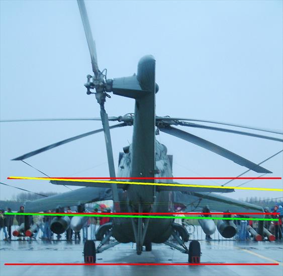 Mi-24 - Krzesiny_90RB_lines Mi-24 Zdjęcie ilustrujące pochylenie śmigłowca na prawą burtę.JPG