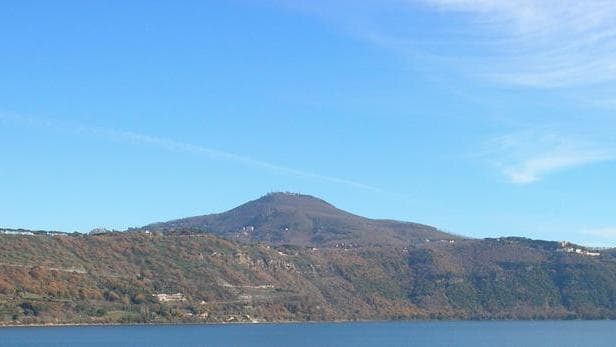 Włochy - wulkan Monti Sabatini.jpg